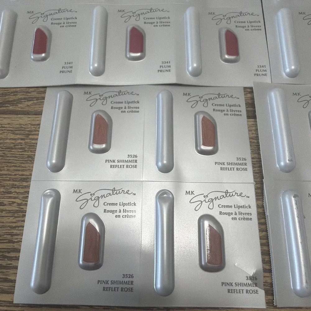 Mary Kay Signature 8 Sheets Creme Lipstick Samples w/Pouch - Discontinued Shades